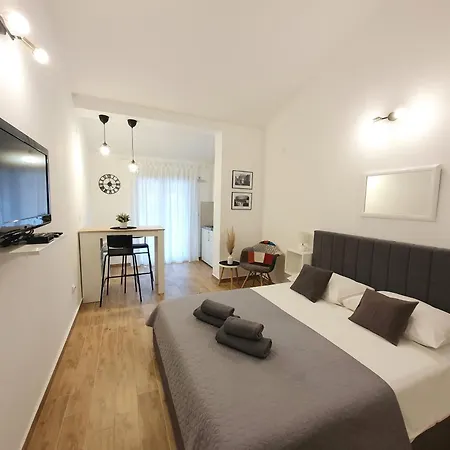 Apartments Dejana Štinjan Esterno foto