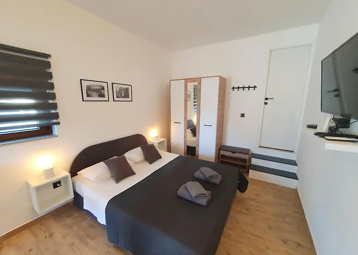 Apartments Dejana Stinjan