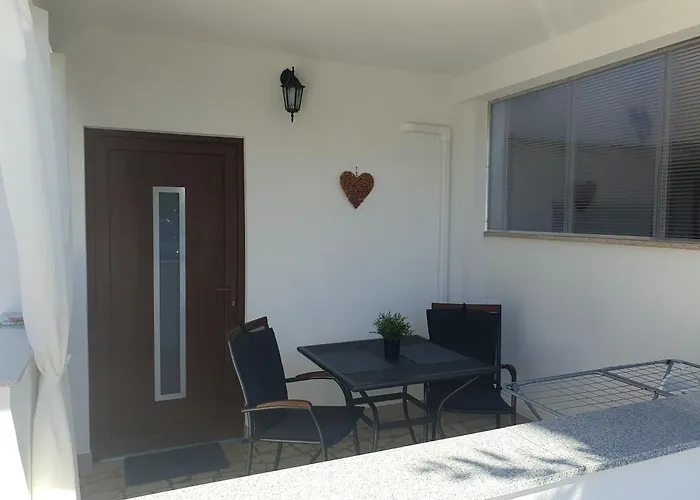 Apartments Dejana Stinjan