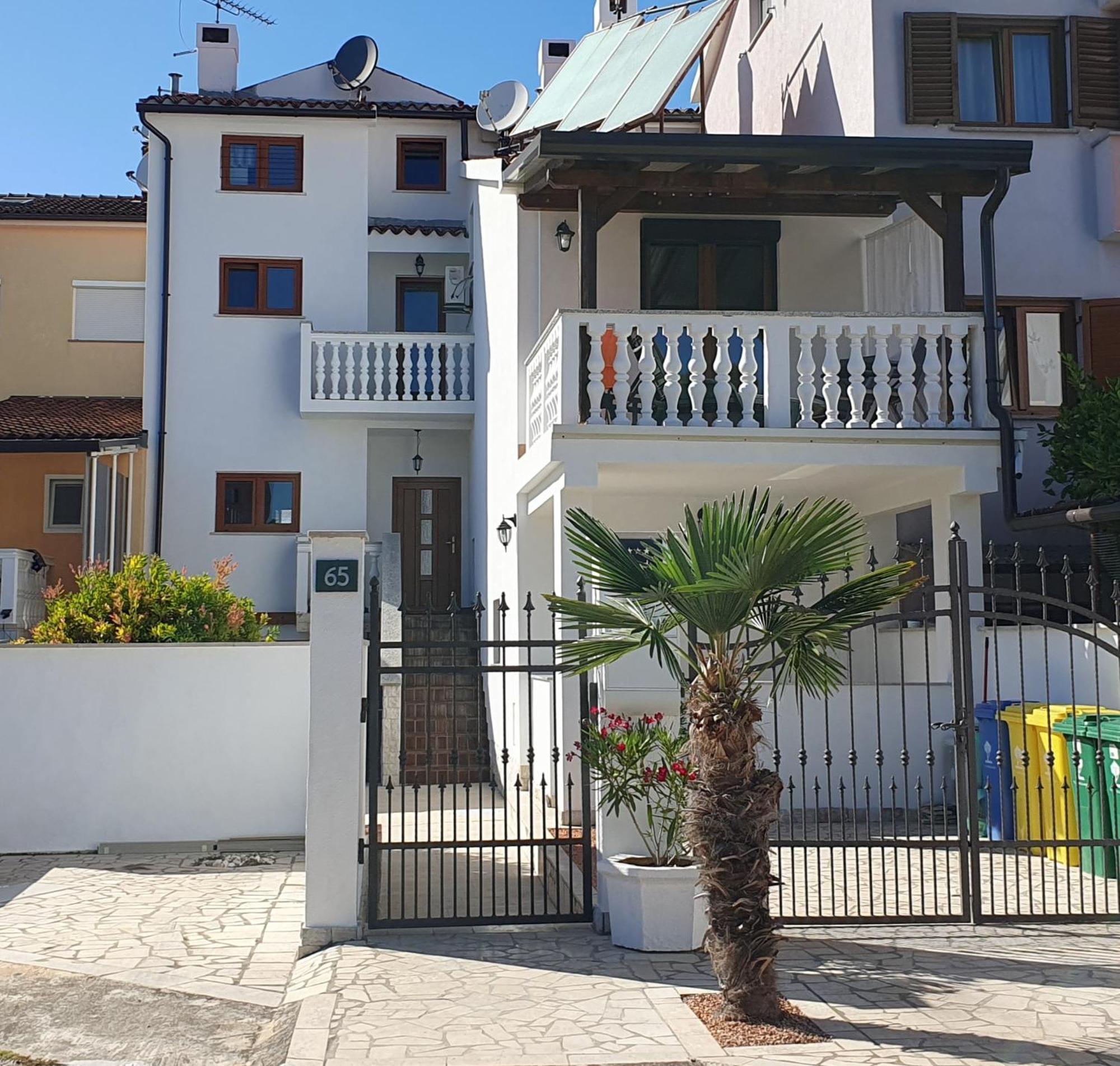 Dejana Apartment